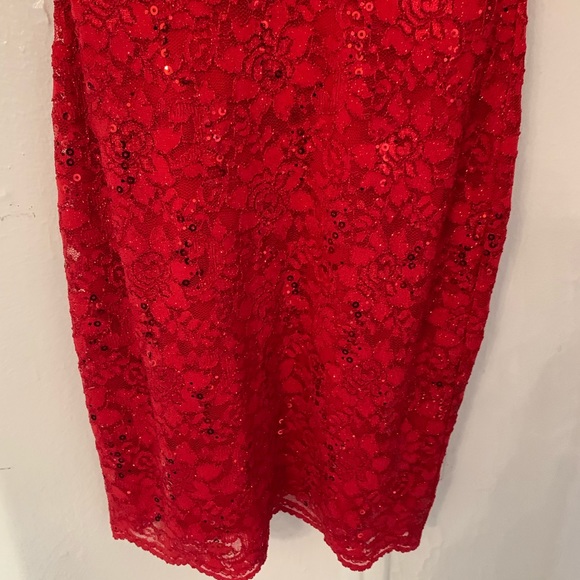 Elegant Red Dress - Picture 7 of 8